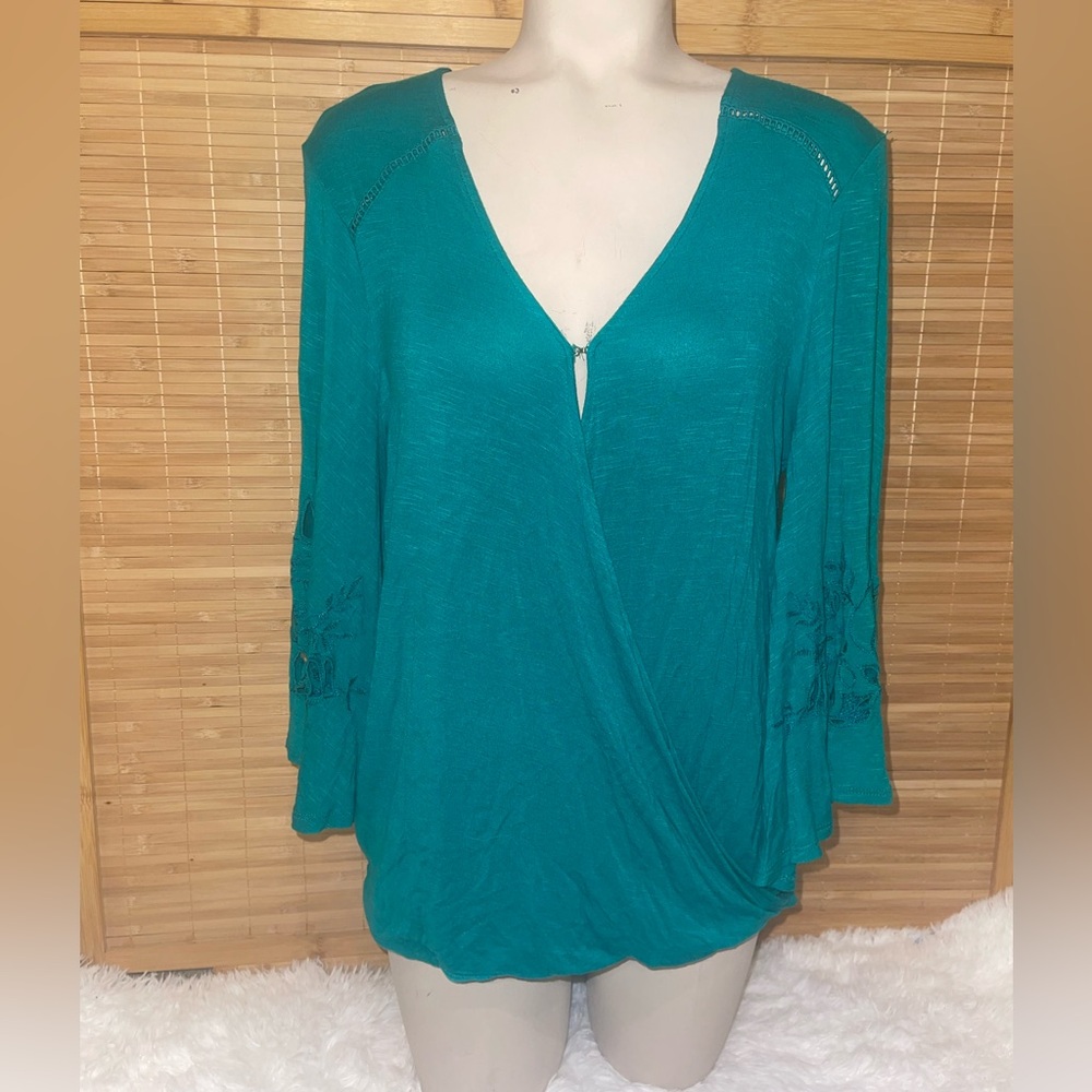 Maurice’s wrap front blouse with detailed bell sleeves stop shirt woman’s medium